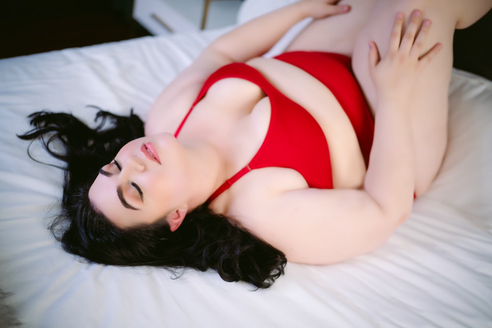 Read more about the article Do I Need To Lose Weight Before Doing A Boudoir Session?